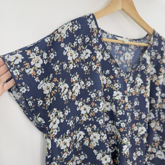 Studio B by Bobeau Women’s Relaxed Navy Blue Floral Knotted‎ Front Blouse M Boho - Picture 4 of 10